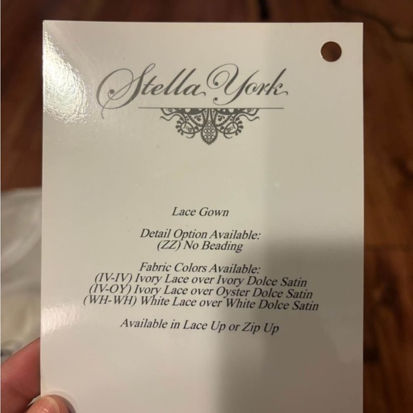 Stella York wedding dress - Size 14 - Picture 3 of 7